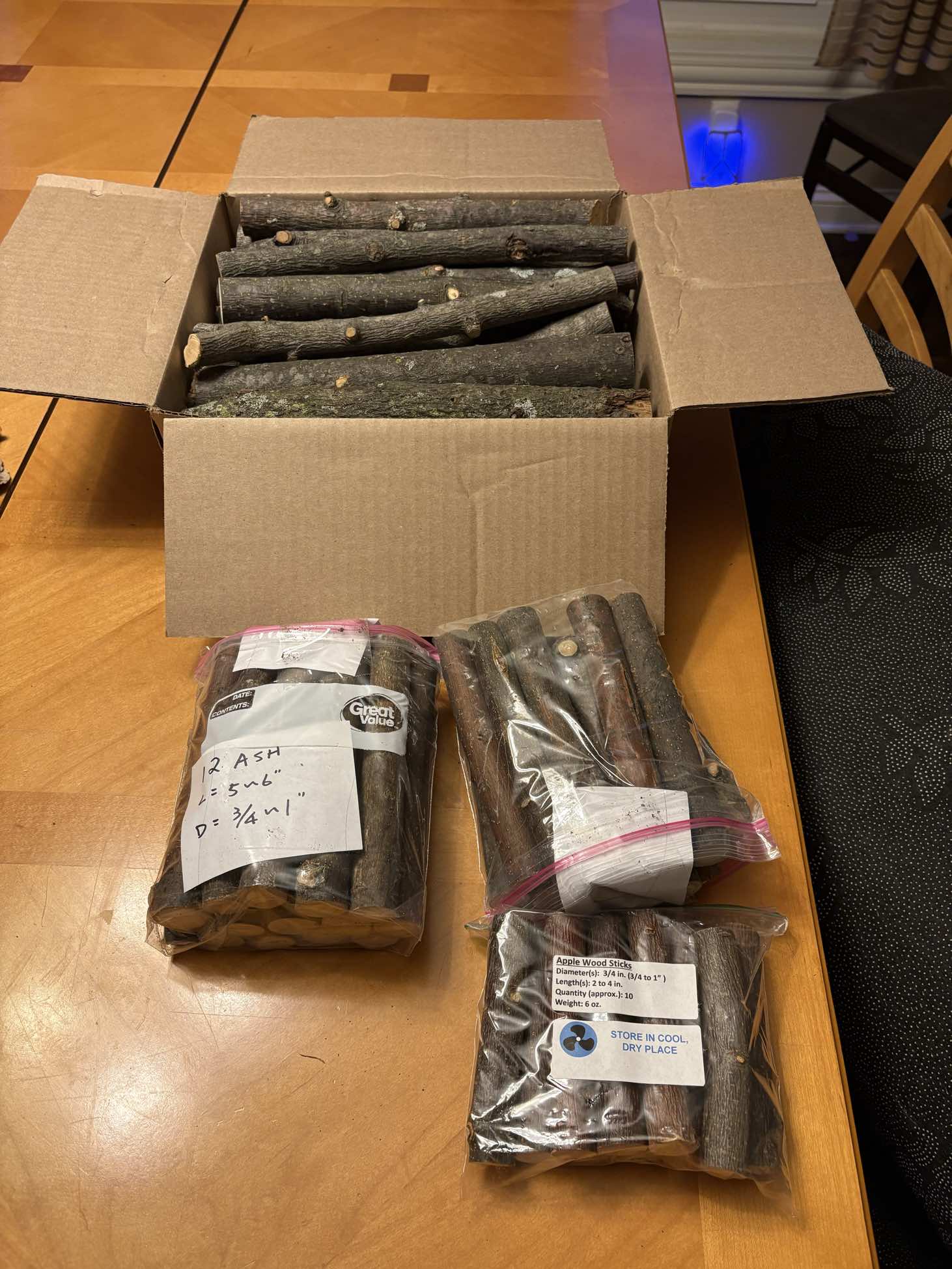 Apple Wood Chew Sticks - 10 Pack